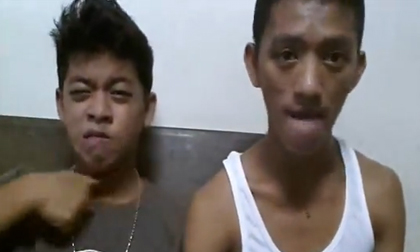 Hài hước clip 2 chàng răng sún hát nhép nhận like 'khủng'