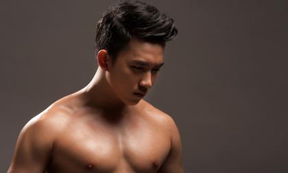 Võ Cảnh cởi áo, khoe body 6 múi săn chắc