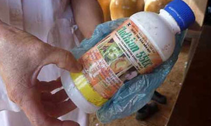 Con dâu cho mẹ chồng 81 tuổi uống thuốc trừ sâu