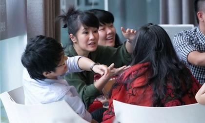 Đội HLV Hồng Nhung làm mới nhạc còn mãi với thời gian