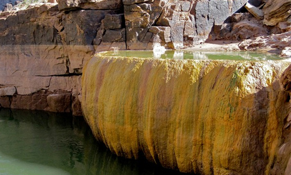 Hồ bí ngô tuyện đẹp trong hẻm núi Grand Canyon