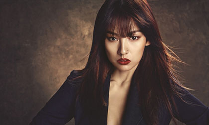 Cô dâu Lee Hyori đầy quyến rũ với làn môi đỏ mọng