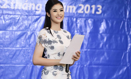 Ngọc Hân duyên dáng làm MC ở Thái Lan