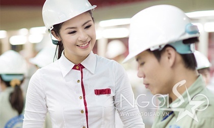 Hoa hậu Ngọc Hân thích thú trải nghiệm một ngày làm công nhân