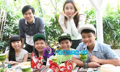 Vợ chồng Lưu Hương Giang mừng trung thu sớm cùng "học trò"