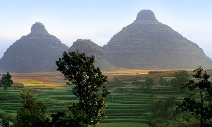 Khi các ngọn núi có hình thù... khó nói