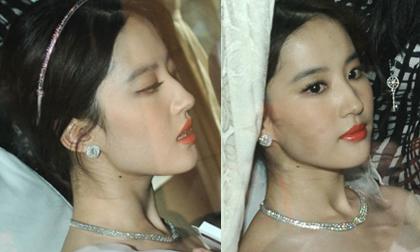 Lưu Diệc Phi khó chịu khi bị fan 'săm soi' qua cửa kính ô tô