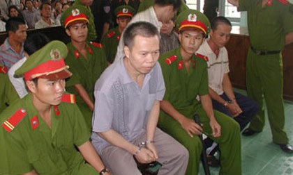 Tên tội phạm 'ăn tình' bỉ ổi trong giới giang hồ