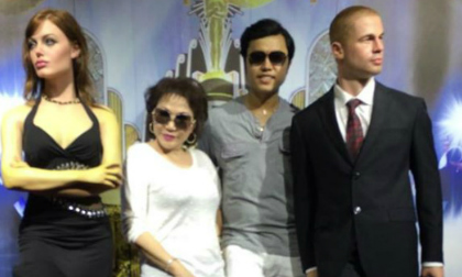 Vũ Hoàng Việt và người tình rạng rỡ chụp ảnh cùng vợ chồng Brad Pitt tại Bà Nà