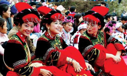 Lễ hội chạm ngực phụ nữ trong tháng cô hồn