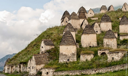 Thăm ngôi làng 'nghĩa địa' ở Nga 