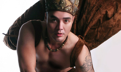 Nhiếp ảnh Dũng Lê khoe body vạm vỡ trong bộ ảnh mới