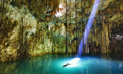 Khám phá hang động sâu nhất thế giới