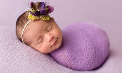 Ngất ngây trước khoảnh khắc thiên thần nhỏ đang chìm vào cõi mộng