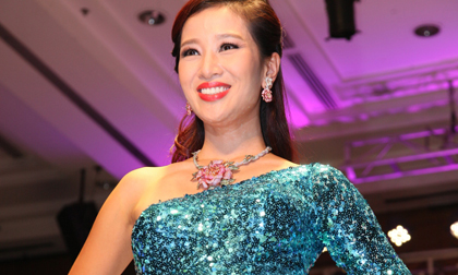 Á hậu Quý bà Thu Hương diện trang sức hơn 3 tỷ