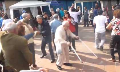 Cụ ông gây sốc với điệu nhảy cực sung