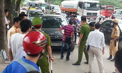 Vụ đâm chết tài xế ngay trong ôtô: 1 đối tượng đã ra đầu thú