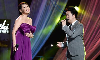 Ý Lan khoe vai trần gợi cảm bên Lê Hiếu