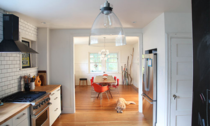 'Lột' áo cũ để phòng bếp hết xấu xí