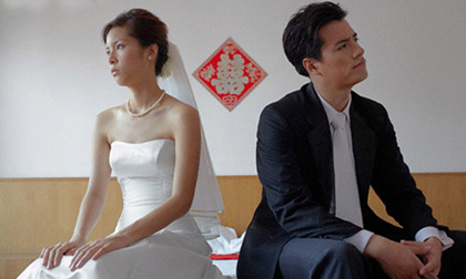 Cưới xong, anh cấm tôi có con