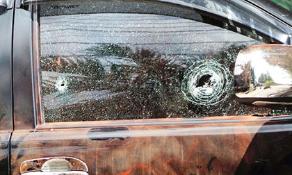 Đôi nam nữ chết trên ôtô ở Bình Dương trúng 10 phát đạn