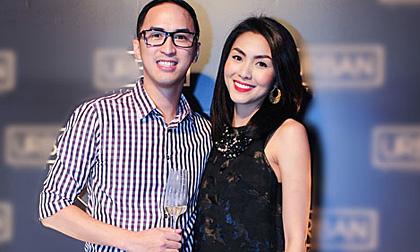 Vợ chồng Tăng Thanh Hà rạng rỡ cùng dàn sao khai trương nhà hàng mới