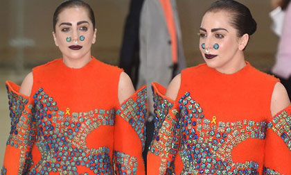 Fans Hàn 'choáng' vì Lady Gaga ăn diện, trang điểm như chú hề