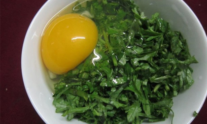 Vì sao ngải cứu, rau má, rau răm có thể gây họa?