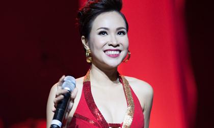 Uyên Linh 'cháy hết mình' trong đêm liveshow lớn đầu tiên trong đời