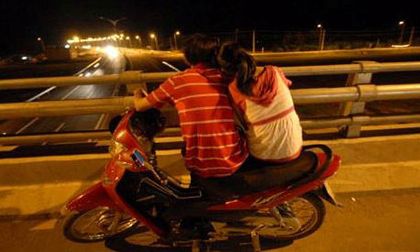 Những tai nạn oái oăm khi đôi trẻ hẹn hò nơi hoang vu