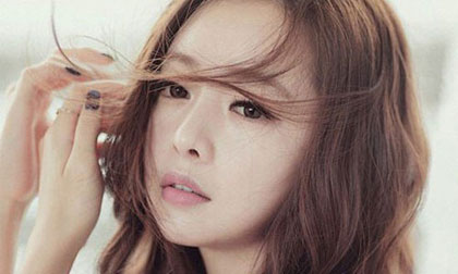 Ngắm vẻ đẹp quyến rũ của Hong Soo Ah trên tạp chí