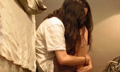 Giải cứu bé gái 18 ngày bị bạn trai bắt làm nô lệ tình dục