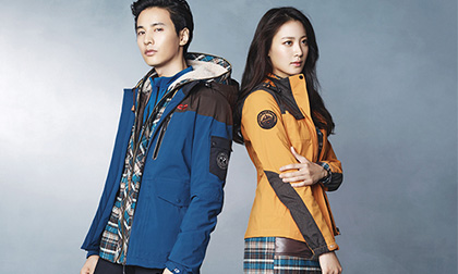 Won Bin và Kim Soo Hyun khỏe khoắn với thời trang thu đông