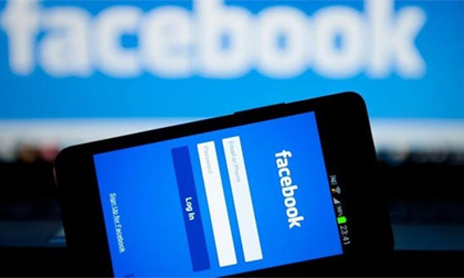 Facebook phân trần việc ép người dùng cài Messenger