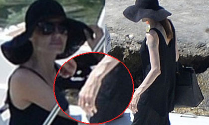 Jolie xuất hiện gầy nhẳng, khoe nhẫn cưới sau khi kết hôn