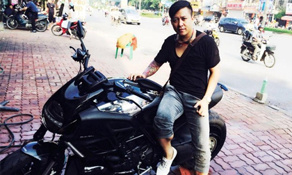 Tuấn Hưng dạo phố với xế độc Ducati Diavel Cromo