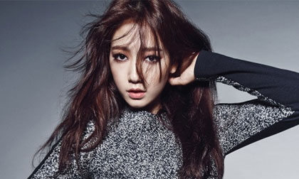 'Quý cô' Park Shin Hye khoe vẻ kiêu kỳ trên tạp chí tháng 9