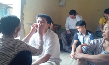 Lạnh gáy phá thai bằng que, đâm gai bưởi vào mắt chữa cận