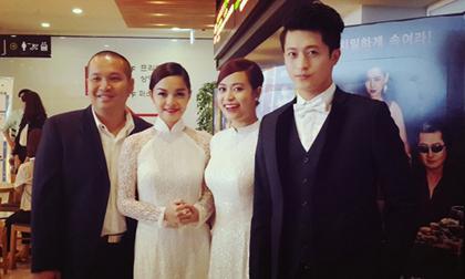 Hoàng Thùy Linh - Phạm Quỳnh Anh diện áo dài nổi bật ở LHP Gwangju