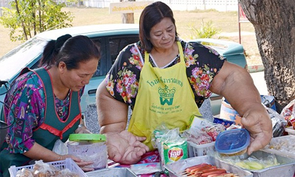 Người phụ nữ có đôi tay 'khủng' nhất thế giới, nặng 19kg