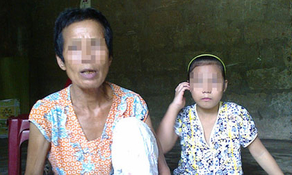 'Bắt chước cha mẹ', bé trai 12 tuổi dâm ô hàng xóm