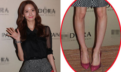 Yoona lại 'mất điểm' vì lộ chân cong và đầu gối củ lạc