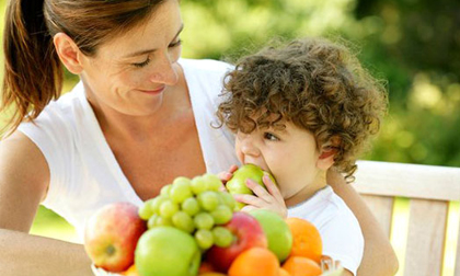 Lợi ích tuyệt vời và bất ngờ khi ăn hoa quả vào buổi sáng