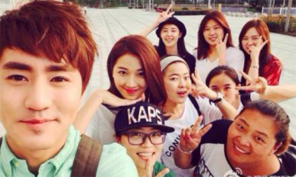 Dàn diễn viên phụ 'Bên nhau trọn đời' quậy tưng bừng ngày quay cuối