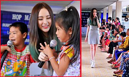 Angela Phương Trinh đẹp rạng rỡ, trao quà cho trẻ em nghèo