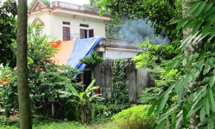 Vợ gọi ra ăn sáng, thấy chồng chết trong tư thế treo cổ