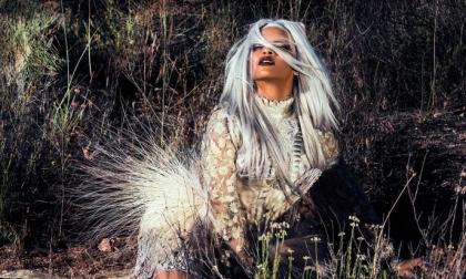 Rihanna lạ lẫm với kiểu hóa trang 'thân tàn ma dại'