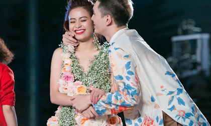 Hoàng Thùy Linh làm vedette với đầm 300 triệu của Lý Quí Khánh