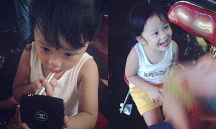 Con gái Diệp Chi trổ tài đánh son chuyên nghiệp như người lớn