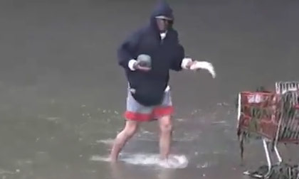 Ngoạn mục màn bắt cá bằng đá